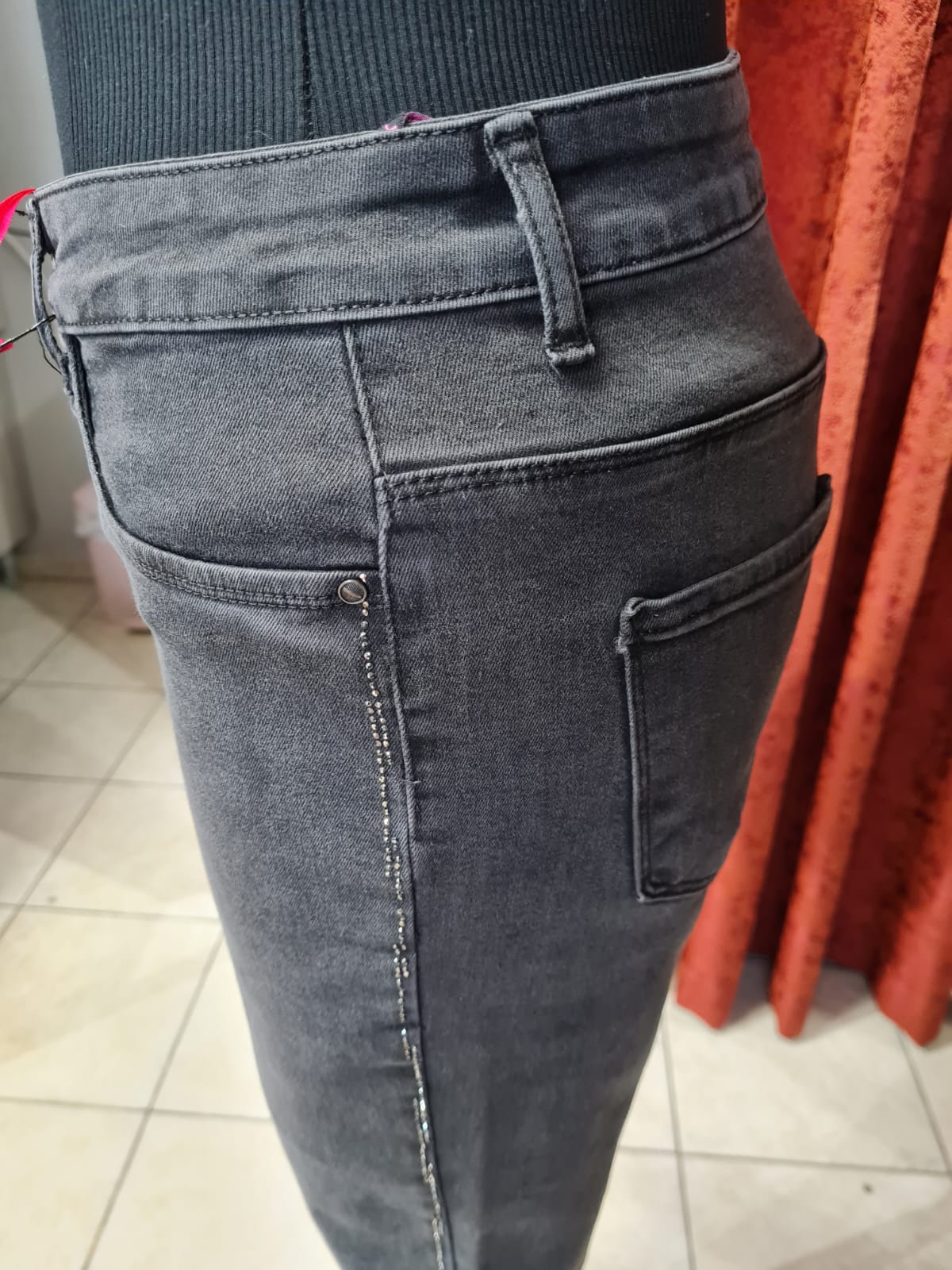 taşlı kot pantolon